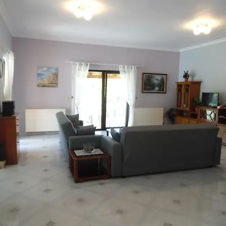 Mia Villa Lefkimi